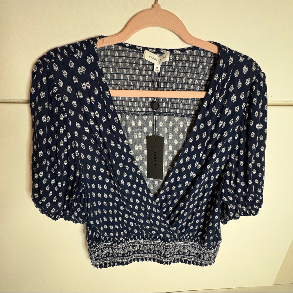 Gianni Bini Navy and White Patterned Elastic Bottom Blouse